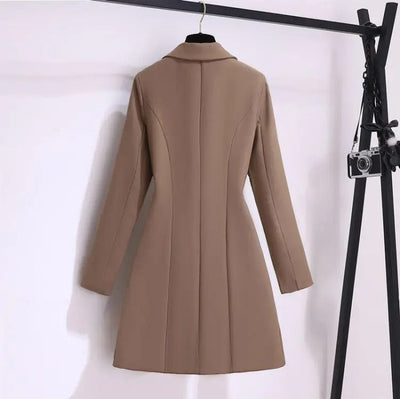 LOUISA - ELEGANT COAT WITH PLEATED DETAILS