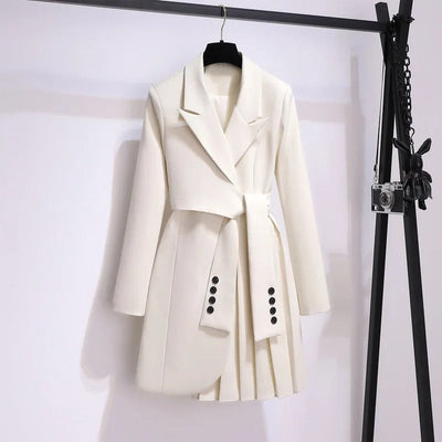 LOUISA - ELEGANT COAT WITH PLEATED DETAILS